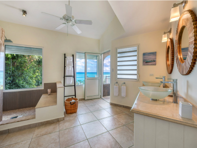 Dramatic Views from Hill Perched Villa!